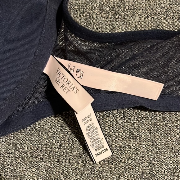 NWT VS Push Up Bra - Picture 4 of 4